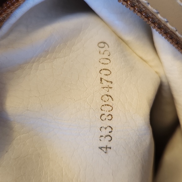 Authentic Fendi Shoulder Bag - Picture 6 of 9